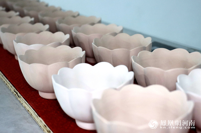 河南寶豐 傳承汝瓷技藝 助力鄉(xiāng)村振興的文化藝術產(chǎn)品